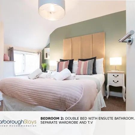 6 Bedroom Scarborough Retreat Sleeps 12 Holiday home *