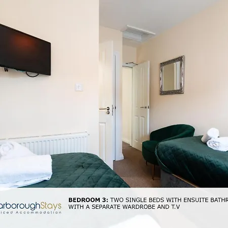 6 Bedroom Scarborough Retreat Sleeps 12 Holiday home Scarborough