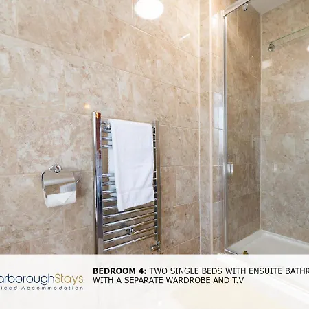بيت للعطل 6 Bedroom Scarborough Retreat Sleeps 12
