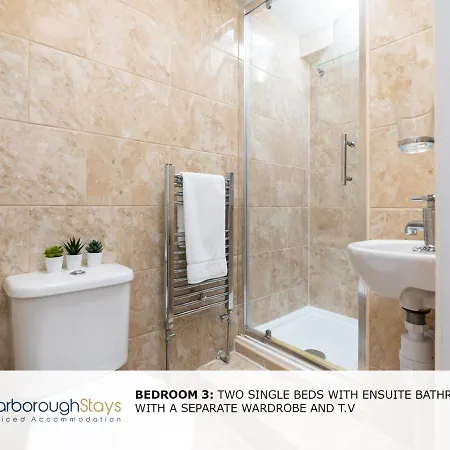 6 Bedroom Scarborough Retreat Sleeps 12 Holiday home *