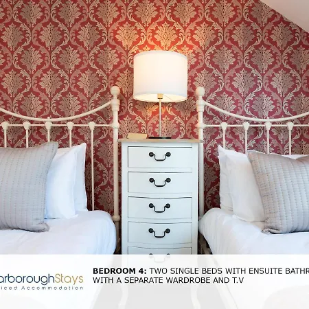 6 Bedroom Scarborough Retreat Sleeps 12 بيت للعطل *