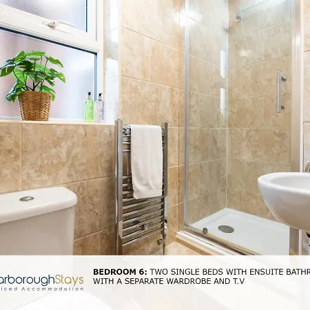 6 Bedroom Scarborough Retreat Sleeps 12 *