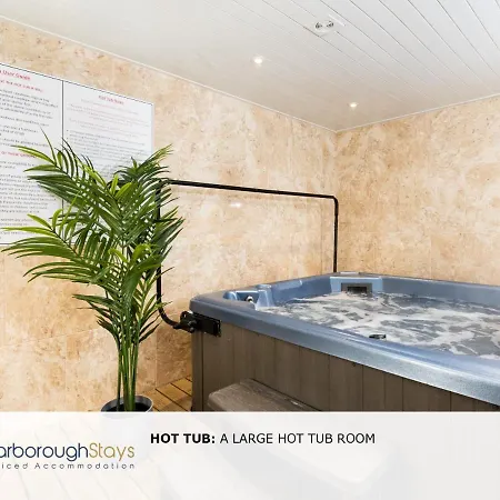 6 Bedroom Scarborough Retreat Sleeps 12 *